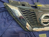 Nissan Qashqai Radiator Grille - Wear and Tear, Crack