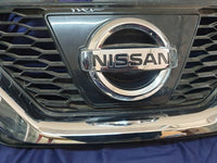 Nissan Qashqai Radiator Grille - Wear and Tear, Crack