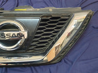 Nissan Qashqai Radiator Grille - Wear and Tear, Crack