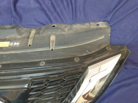Nissan Qashqai Radiator Grille - Wear and Tear, Crack