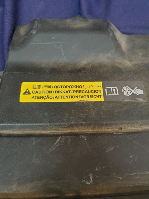 Nissan Qashqai Radiator Grille - Wear and Tear, Crack