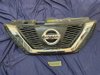 Nissan Qashqai Radiator Grille - Wear and Tear, Crack