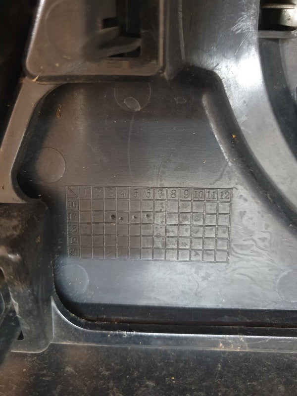 Nissan Qashqai Radiator Grille - Wear and Tear, Crack