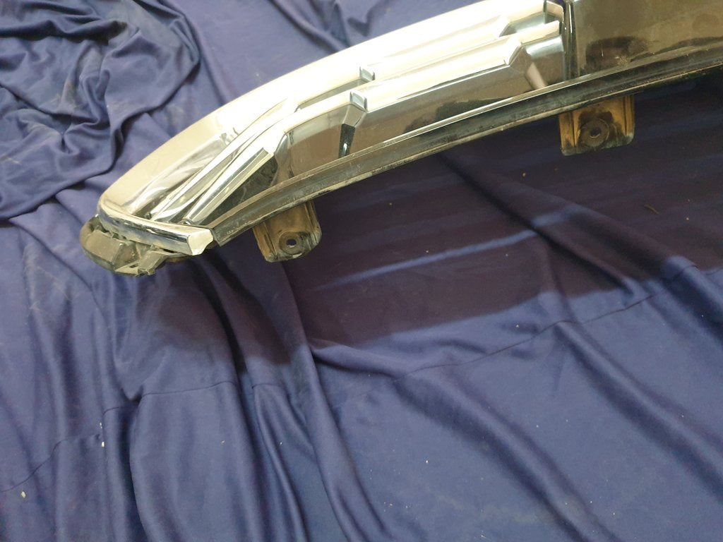 Haval Jolion Radiator Grille - Light Wear and Tear, Broken bracket