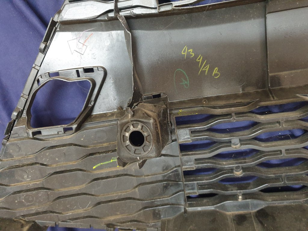 Toyota Aygo Front Bumper Lower Grille, Crushed support