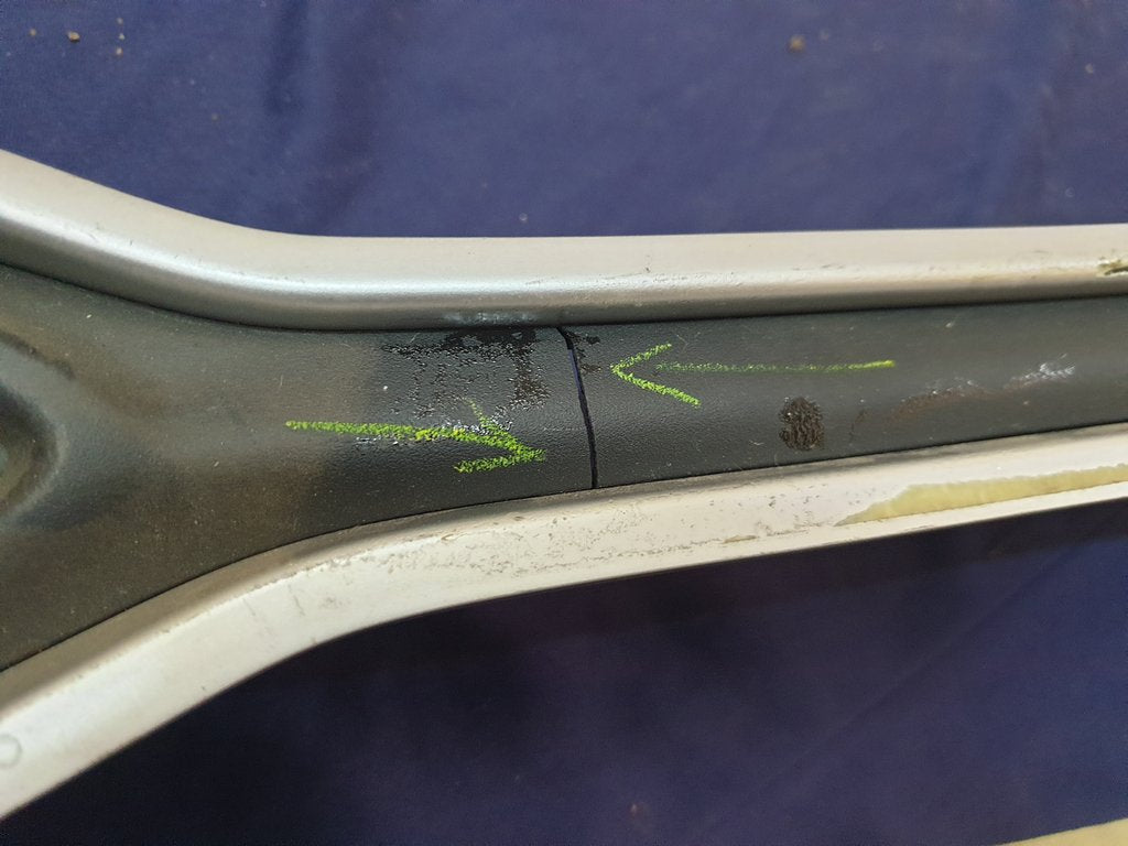 KIA Rio IV Radiator Grille - Wear and Tear, Plastic Break