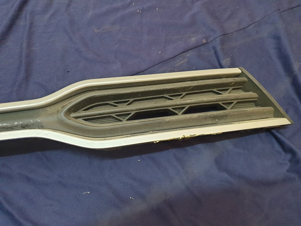 KIA Rio IV Radiator Grille - Wear and Tear, Plastic Break