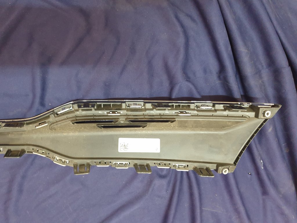 KIA Rio IV Radiator Grille - Wear and Tear