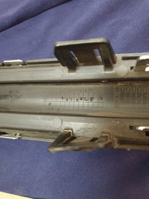 KIA Rio IV Radiator Grille - Wear and Tear