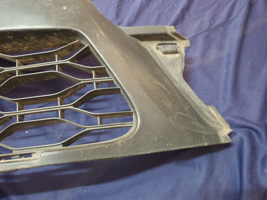 Renault Sandero Stepway Front Bumper Lower Grille - Broken clip/s