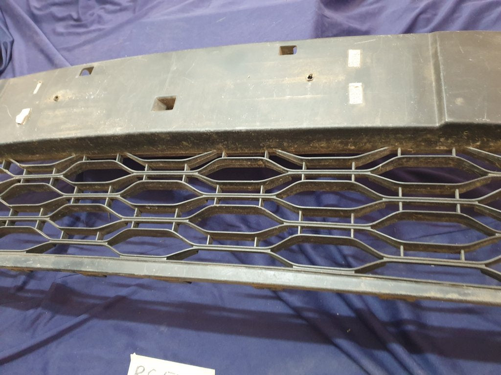 Renault Sandero Stepway Front Bumper Lower Grille - Broken clip/s