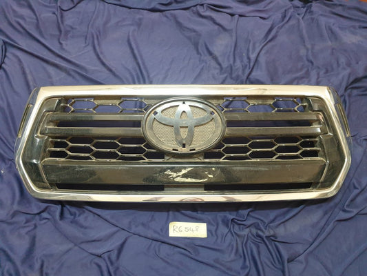 Toyota Hilux Radiator Grille - Light Wear and Tear, Broken clips