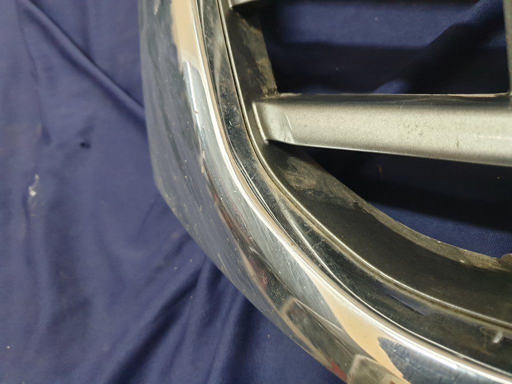 Toyota Hilux Radiator Grille - Wear and Tear, Clip/s broken