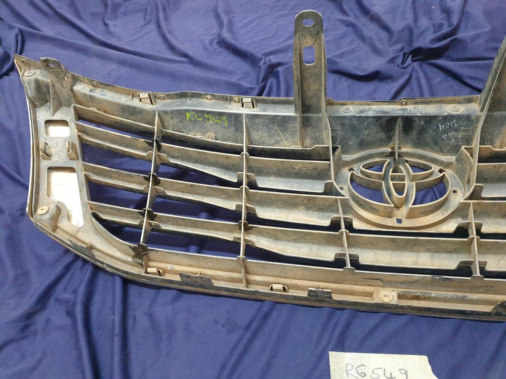 Toyota Hilux Radiator Grille - Wear and Tear, Clip/s broken