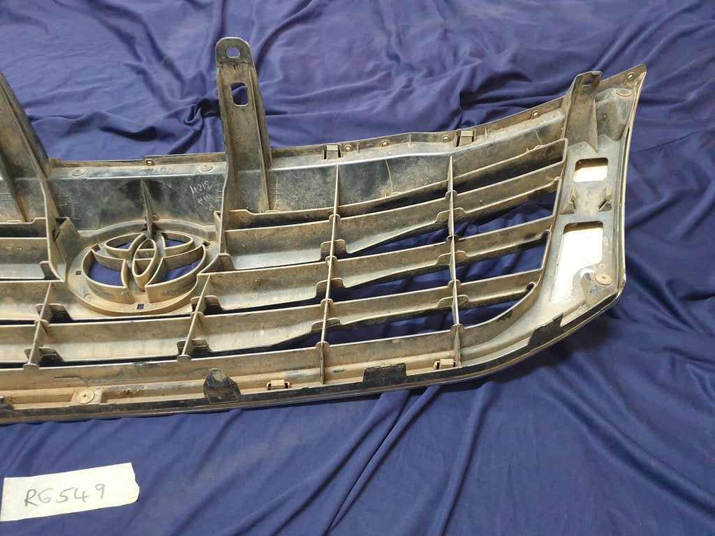 Toyota Hilux Radiator Grille - Wear and Tear, Clip/s broken