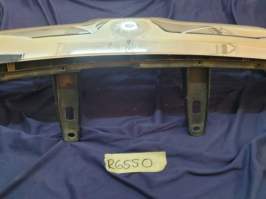 Toyota Hilux Radiator Grille - Wear and Tear, Clip/s broken