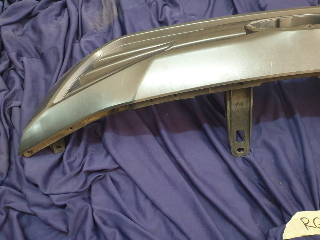 Toyota Aftermarket Hilux Radiator Grille - Wear and Tear