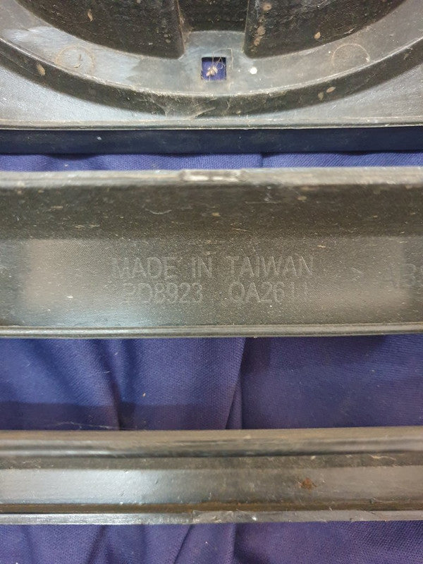 Toyota Aftermarket Hilux Radiator Grille - Wear and Tear