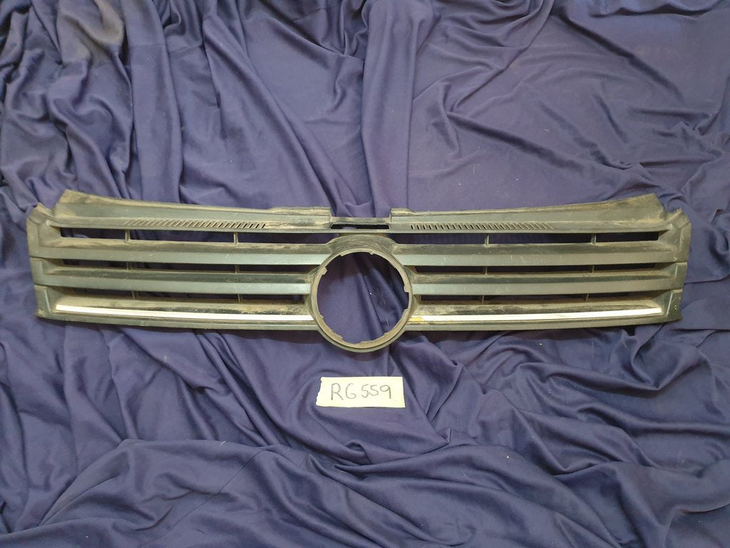 Volkswagen Polo Radiator Grille - Wear and Tear, Scratches, Chrome damaged
