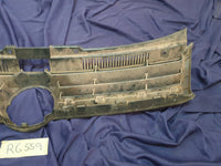 Volkswagen Polo Radiator Grille - Wear and Tear, Scratches, Chrome damaged