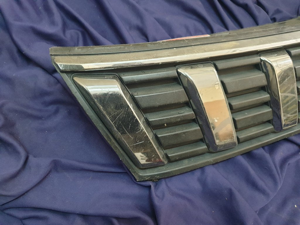 Suzuki Vitara Radiator Grille - Wear and Tear, Plastic Broken off