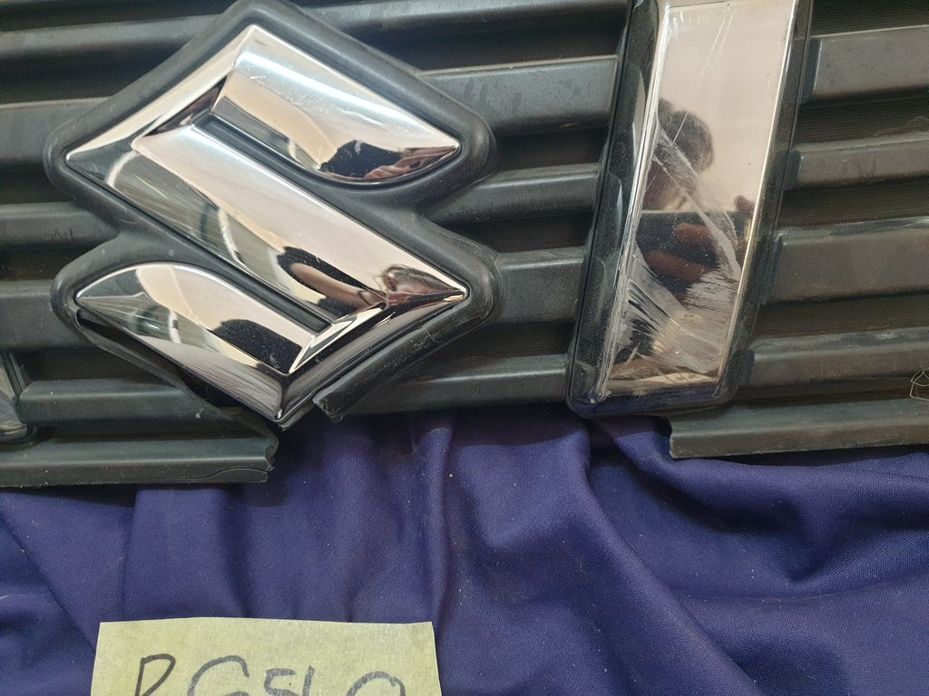 Suzuki Vitara Radiator Grille - Wear and Tear, Plastic Broken off
