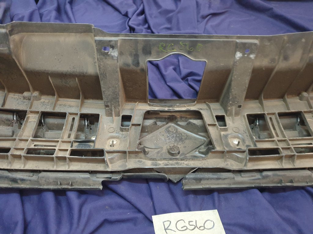 Suzuki Vitara Radiator Grille - Wear and Tear, Plastic Broken off