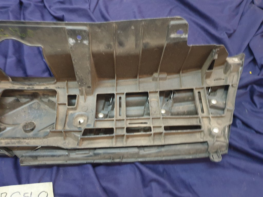 Suzuki Vitara Radiator Grille - Wear and Tear, Plastic Broken off