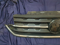 Volkswagen T-Cross Radiator Grille - Wear and Tear, Crack, Missing piece of broken frame