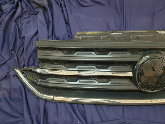 Volkswagen T-Cross Radiator Grille - Wear and Tear, Crack, Missing piece of broken frame