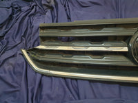 Volkswagen T-Cross Radiator Grille - Wear and Tear, Crack, Missing piece of broken frame