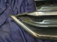 Volkswagen T-Cross Radiator Grille - Wear and Tear, Crack, Missing piece of broken frame