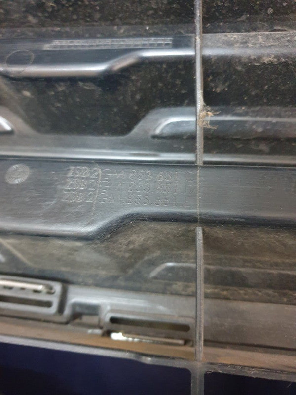 Volkswagen T-Cross Radiator Grille - Wear and Tear, Crack, Missing piece of broken frame