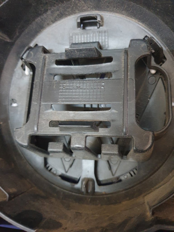 Volkswagen T-Cross Radiator Grille - Wear and Tear, Crack, Missing piece of broken frame