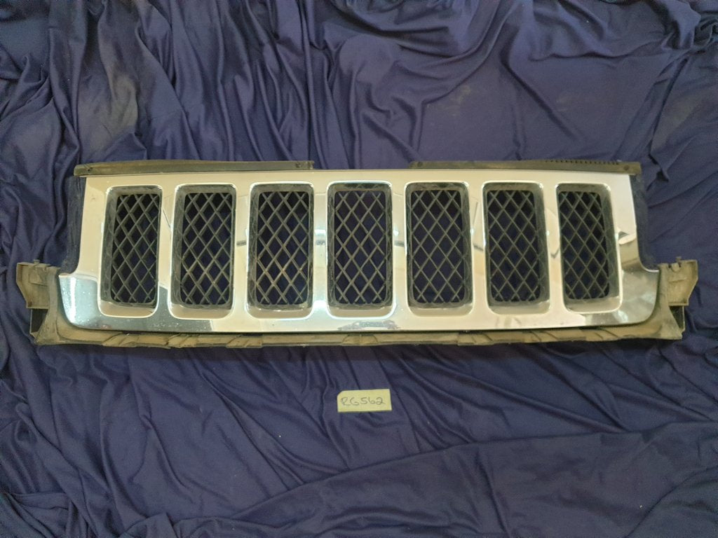 Jeep Grand Cherokee Radiator Grille - Wear and Tear, Chrome Lifting and peeling