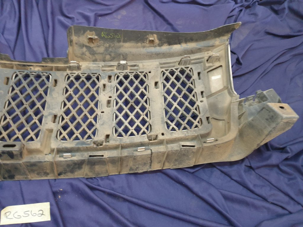 Jeep Grand Cherokee Radiator Grille - Wear and Tear, Chrome Lifting and peeling
