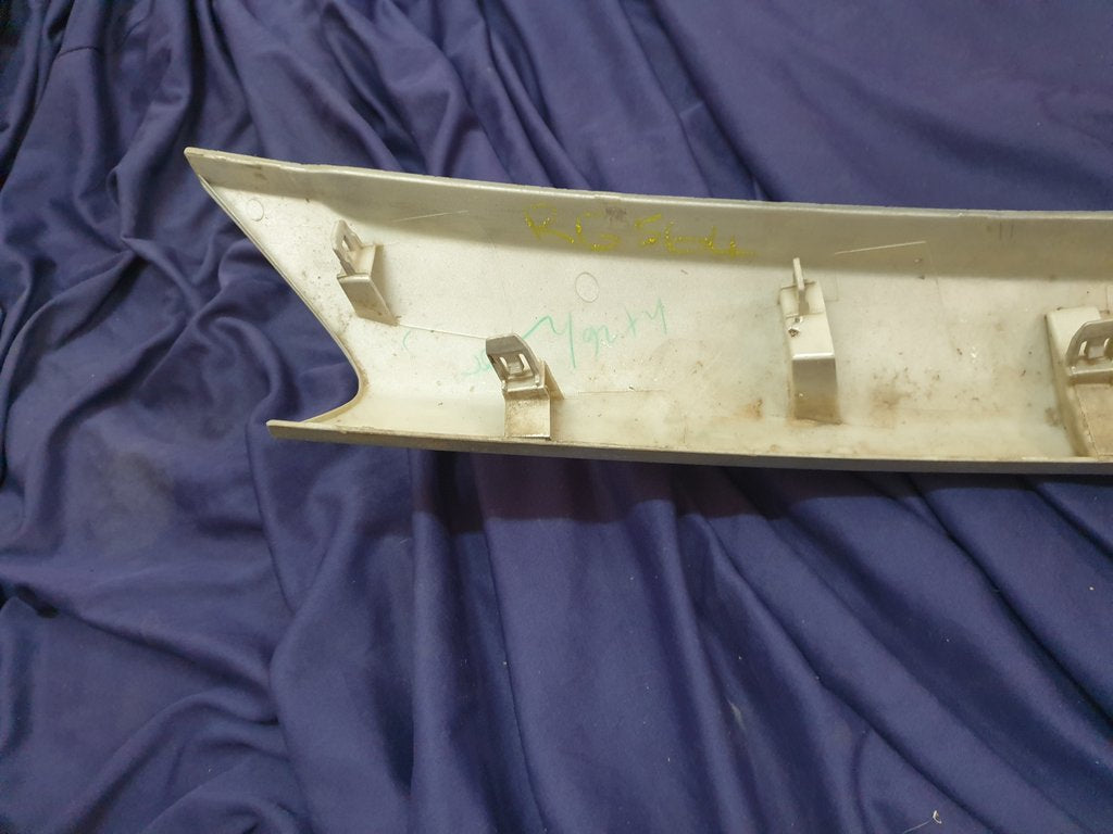 Toyota Avanza Radiator Grille Cover Moulding - Wear and Tear