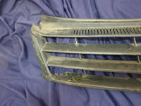 Volkswagen Polo Radiator Grille - Wear and Tear, Crack, Missing piece of broken frame