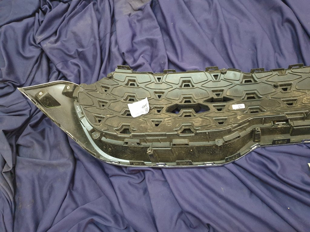KIA Sonet Radiator Grille - Light Wear and Tear