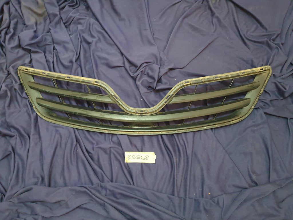 Toyota Corolla Radiator Grille - Wear and Tear