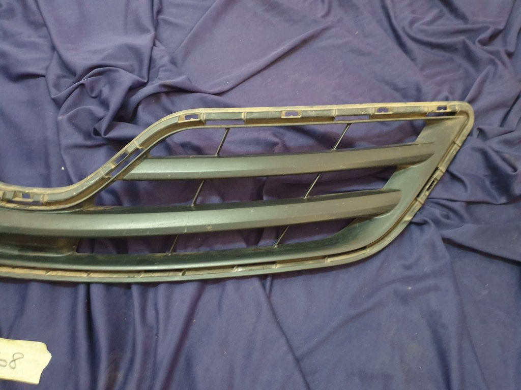Toyota Corolla Radiator Grille - Wear and Tear