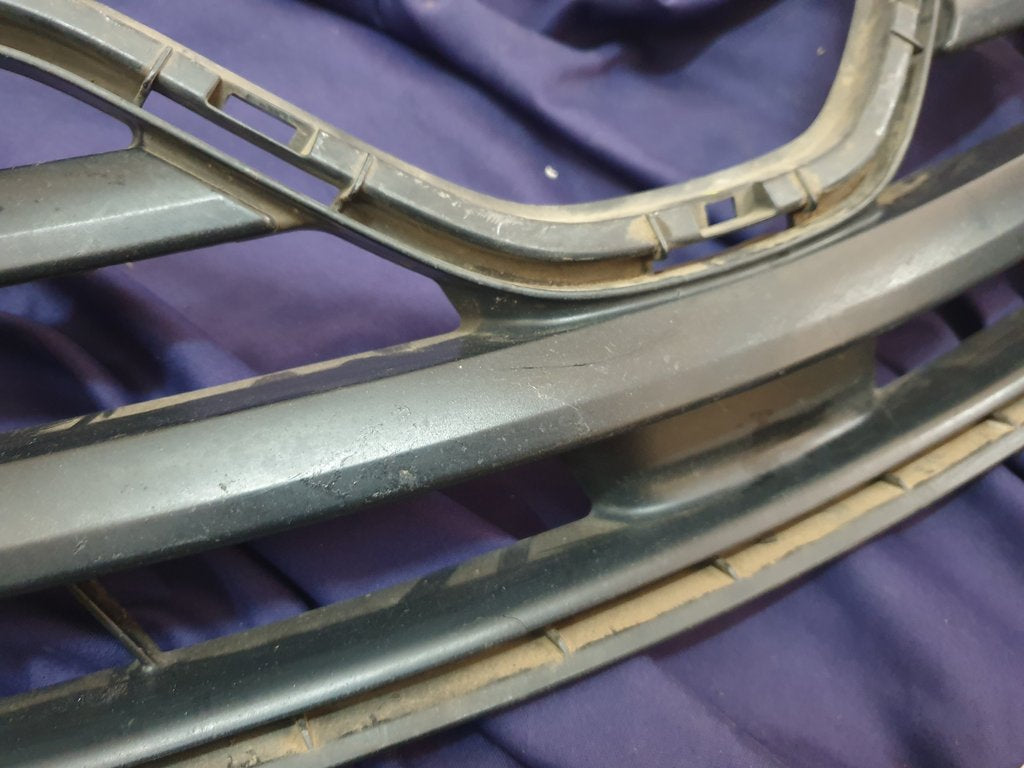Toyota Corolla Radiator Grille - Wear and Tear