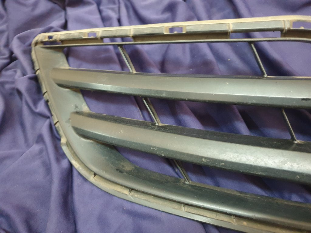 Toyota Corolla Radiator Grille - Wear and Tear