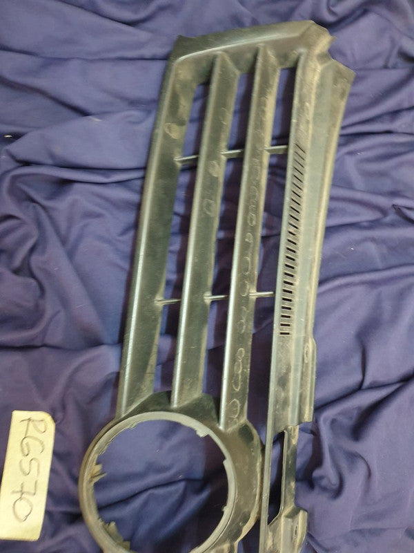 Volkswagen Polo Radiator Grille - Wear and Tear