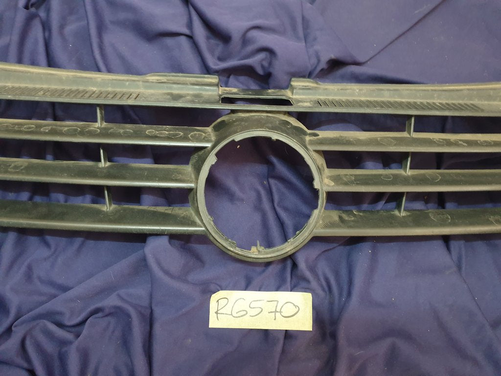 Volkswagen Polo Radiator Grille - Wear and Tear