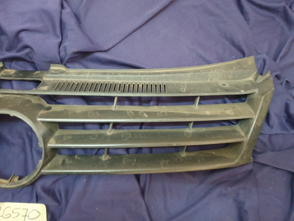 Volkswagen Polo Radiator Grille - Wear and Tear