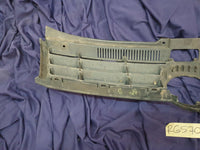 Volkswagen Polo Radiator Grille - Wear and Tear