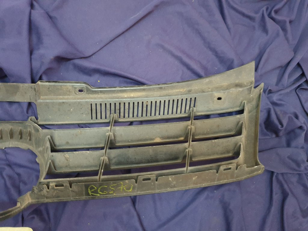 Volkswagen Polo Radiator Grille - Wear and Tear