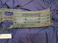 Volkswagen Polo Radiator Grille - Wear and Tear