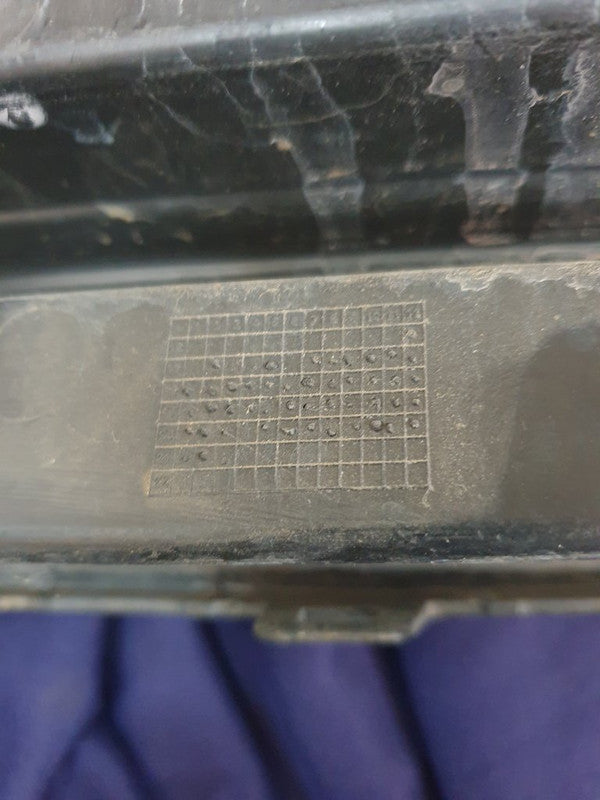 Volkswagen Polo MK6 Radiator Grille - Wear and Tear